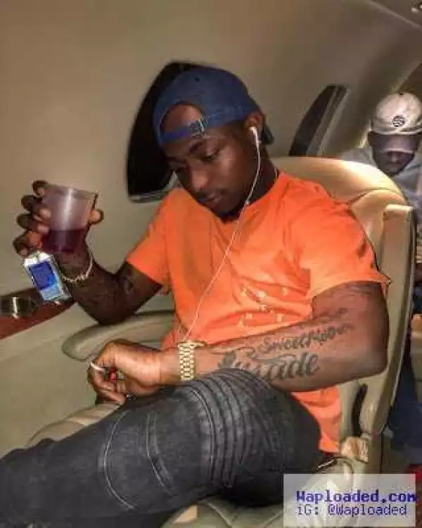 Who Else Has Noticed Davido Has His Daughter’s Name Tatooed On His Hand? (See Photos)